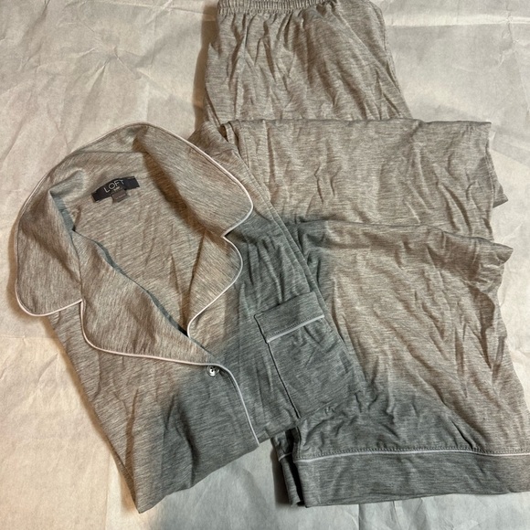 LOFT Gray Short Sleeve Pajama Top - Picture 14 of 15
